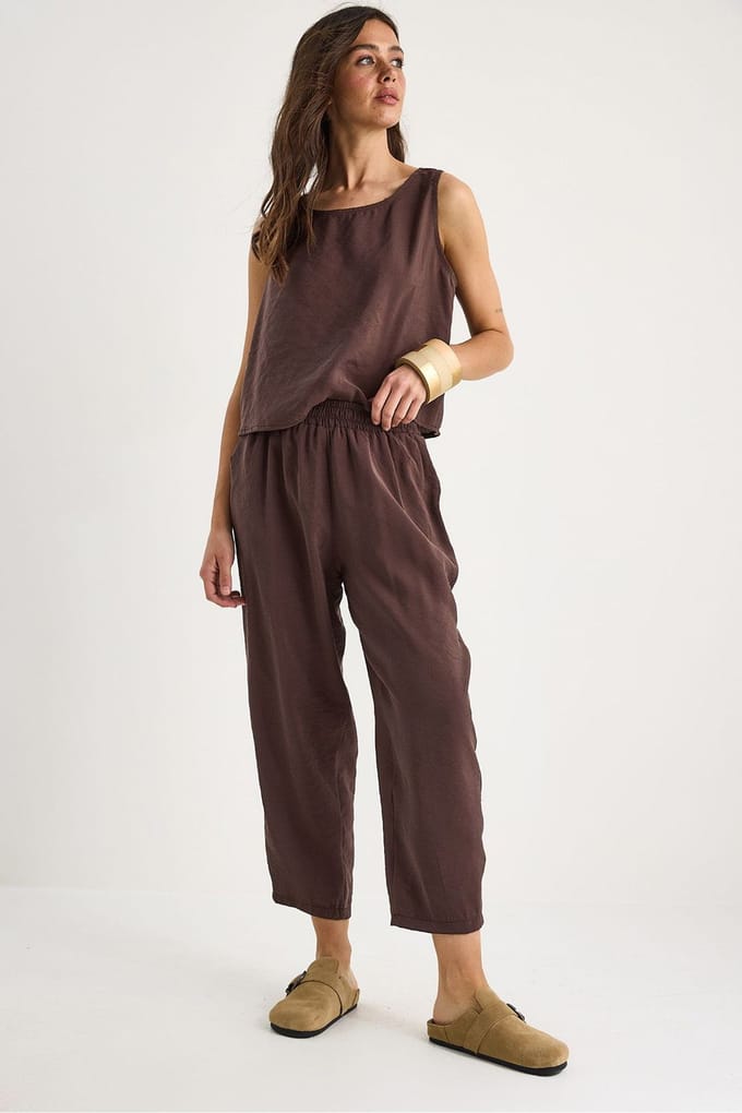 Mouwloze Crew Neck Blouse en Carrof Fıt Broek Set