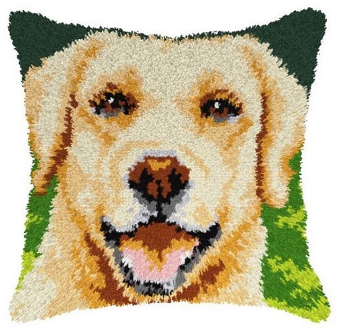Smyrnapakket knoopkussen hond van Orchidea 4180