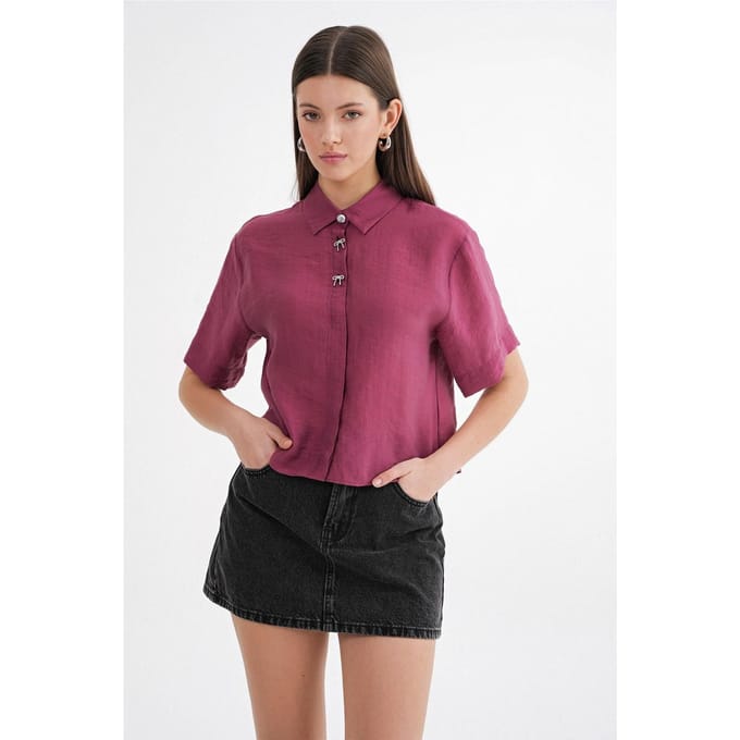Korte Mouw Crop Shirt met Steenaccessoires