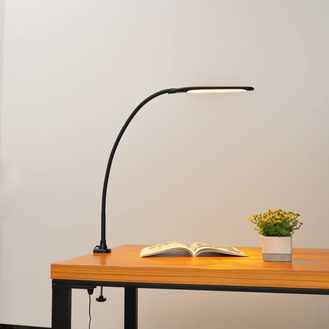 Lindby klemlamp Nilay, hoogte 70 cm, CCT, thuiskantoor