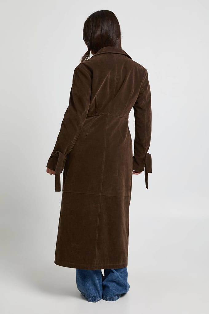 boohoo Dames Kleine nep suede ingesnoerde lange jas | Chocolate | Maat: 8