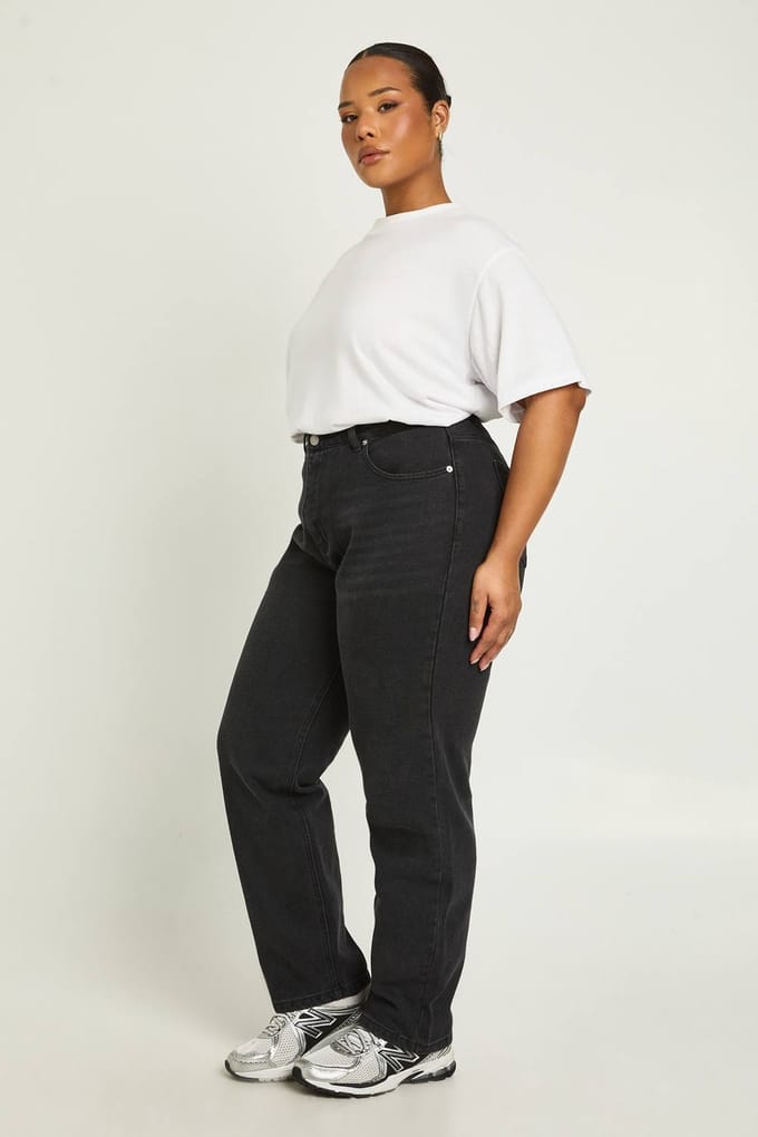 boohoo Dames De Plus Size Hoge Taille Mom Jeans | Washed Black | Maat: 28/32L