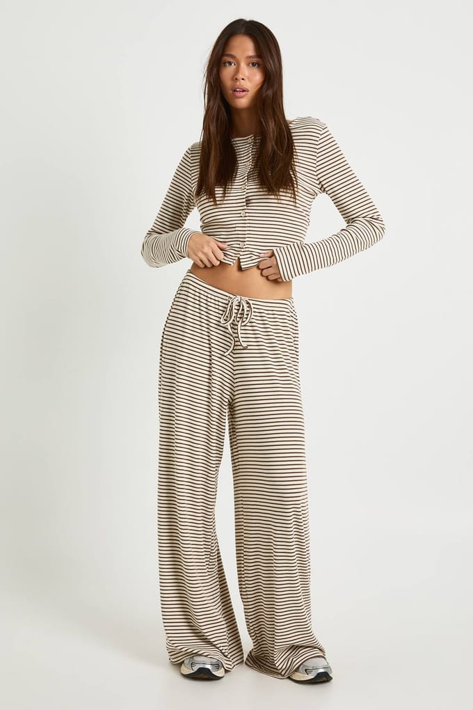 boohoo Dames Gestreepte mid-rise broek met wijde pijp | Steen | Maat: 44