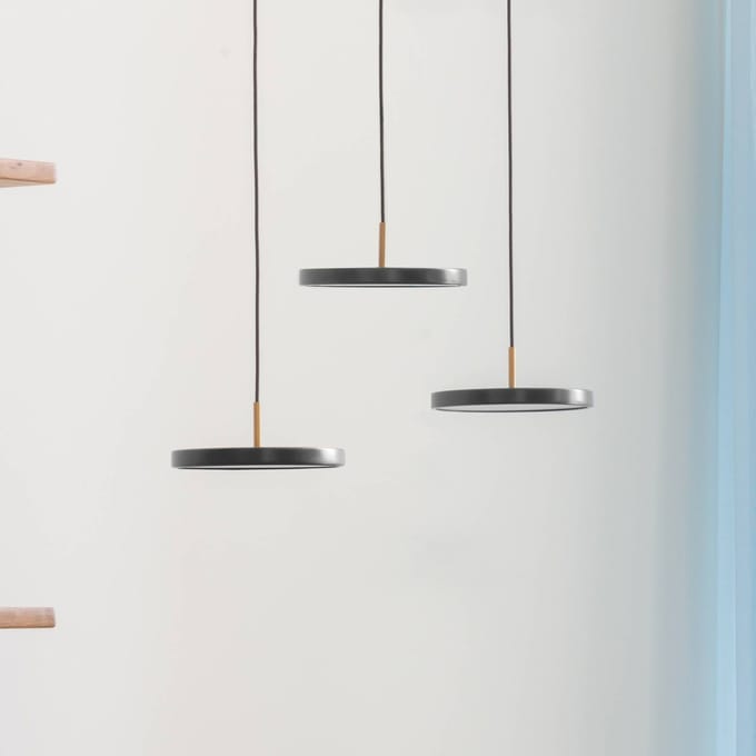 UMAGE Hanglamp Asteria Micro V2 - antraciet - Brass Top