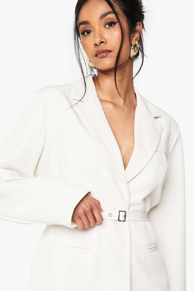 boohoo Dames Belted Relaxed Fit Blazer | Ecru | Maat: 34