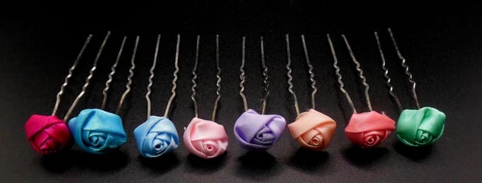 Haarpinnen roosje diverse kleuren set van 8 stuks.