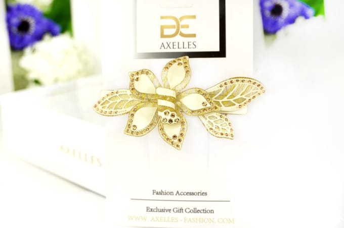 Exclusief haarspeld, 3D-bloem & strass steentjes, crème.
