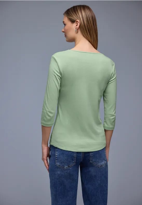 Shirt met hartvormige halslijn