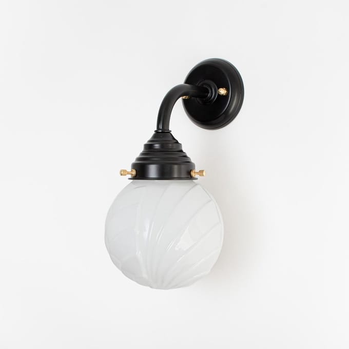 Buitenlamp - Wandlamp Swingbulb Curve Zwart - Art Deco Trade