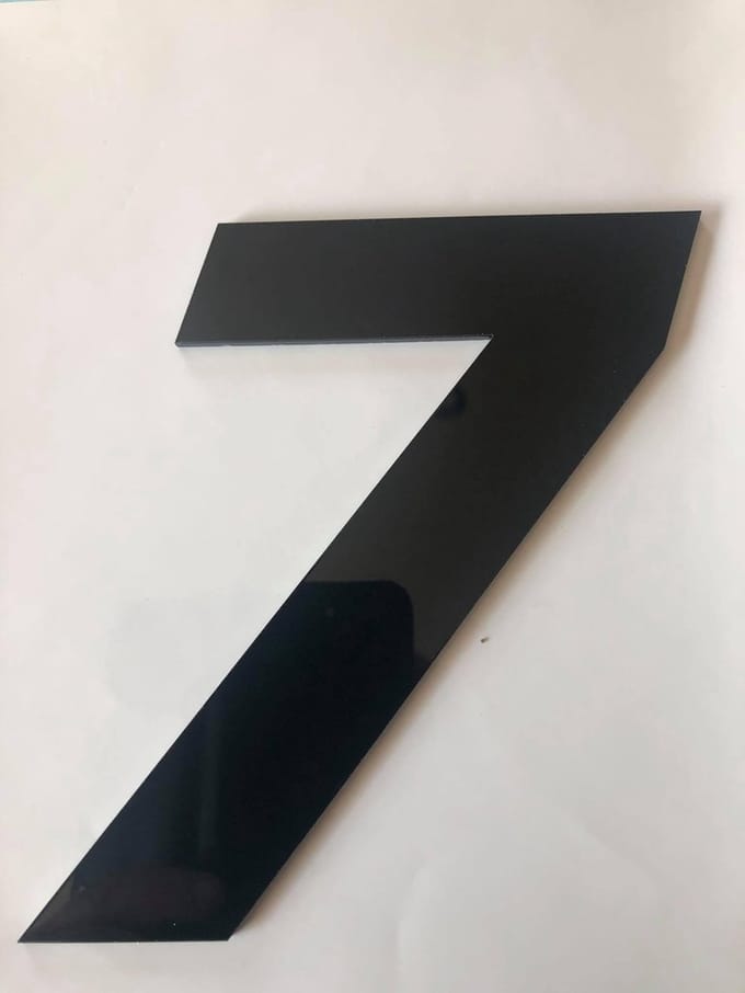 Huisnummer plexiglas/Acrylaat zwart cijfer 7