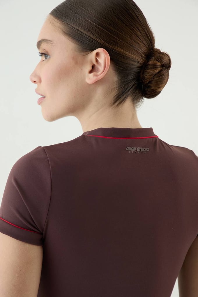 Dames Dsgn Studio Getailleerde Top Met Biesdetail | Chocolate | Maat: Medium