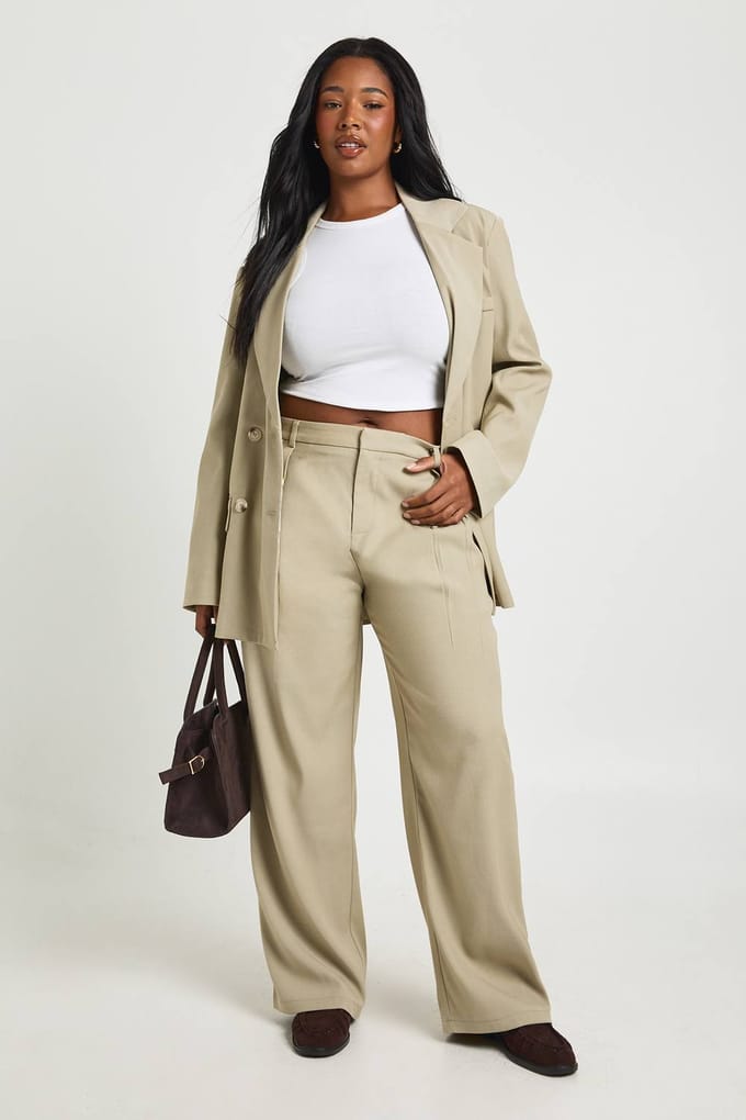 boohoo Dames Plus Getailleerde Wijde Pijpenbroek | Verstandig | Maat: 44