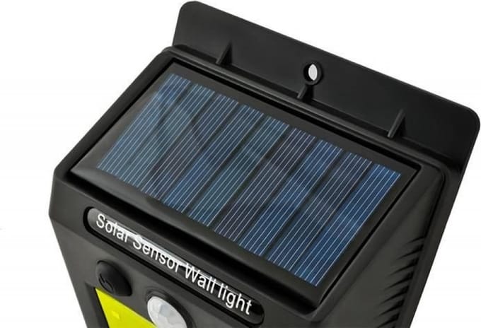 Solar led buitenlamp met bewegingssensor - fel wit licht - montage plakken of schroeven
