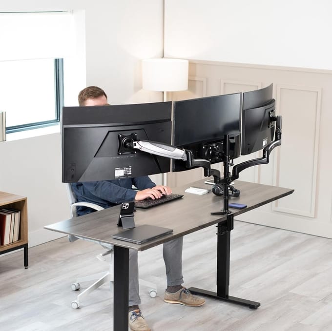 SVN®Monitorarm 3 schermen - Muurbeugel - Klemdoorvoertule - Zwart - 46cm x 32cm x 20cm