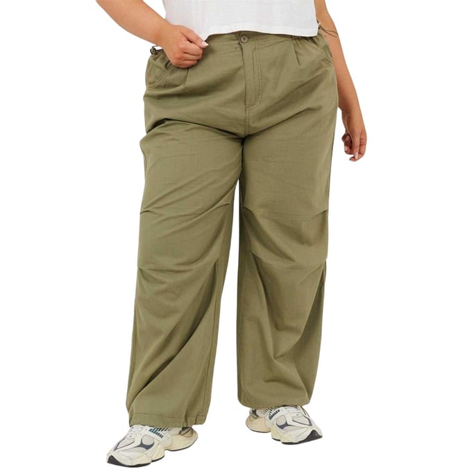 Brave Soul Dames/Dames Plus Cargo Broek (Kaki Groen)