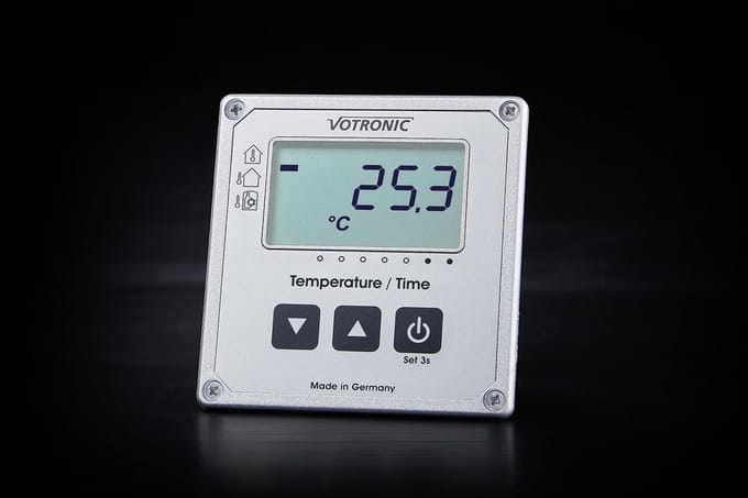 LCD Temperatuurmeter - Digitale Klok - Auto Interieur - S-Display - 21x14x4cm