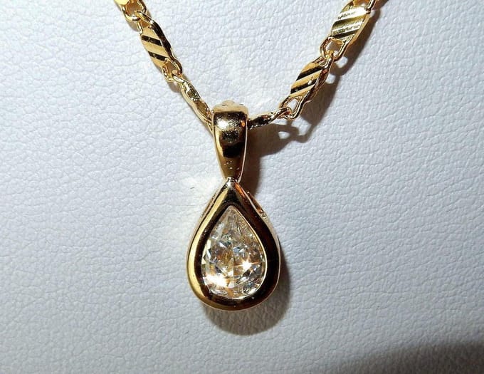 Verguld Collier met Druppel hanger Zirkonia