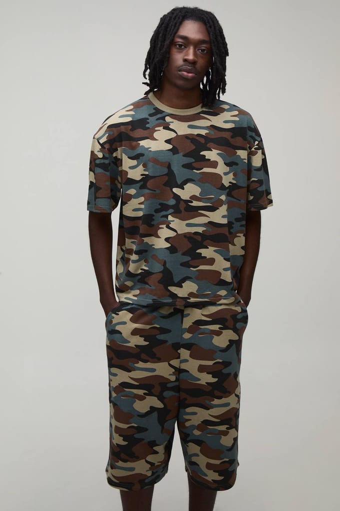 Bosgroen Camo Oversized Boxy T-shirt & Jort Set Met Plooien | Size Medium