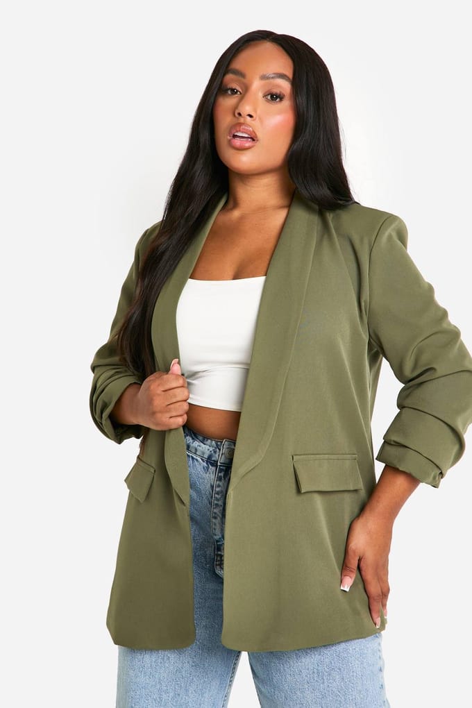 boohoo Dames Plus-size blazer met gerimpelde mouwen en reversdetails | Kaki | Maat: 54