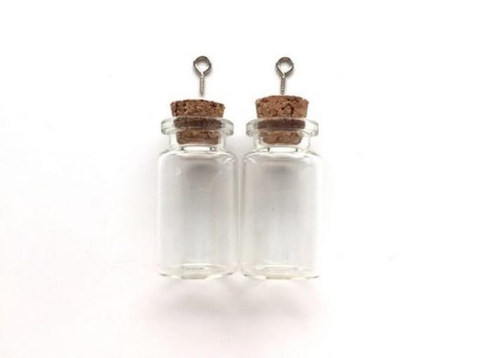 Mini glass bottles 22x40mm (2)