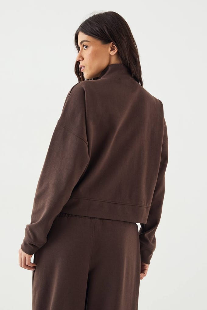 Dames DSGN Studio Interlock Trechter Hals Doorlopende Rits Bomber | Dark Chocolate | Maat: Medium