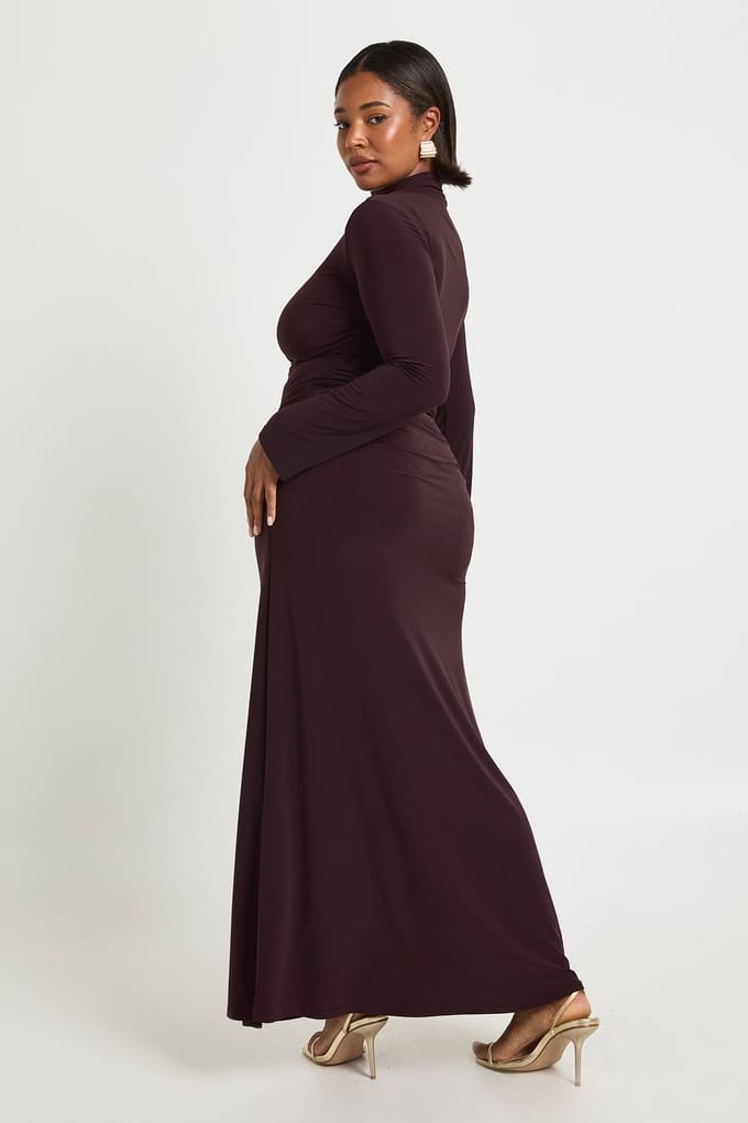 boohoo Dames Plus Gerimpeld Top met Lange Mouwen en Gerimpelde Columnrok | Chocolate | Maat: 22