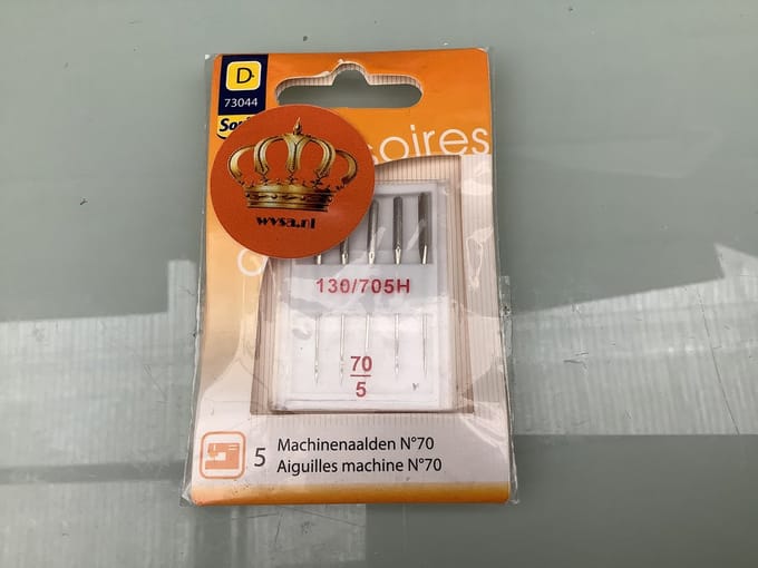 naai machinenaalden. 5 stuks. 130/705H. sorbo.