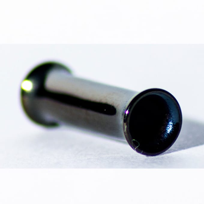 4 mm double flared zwarte titanium tunnel