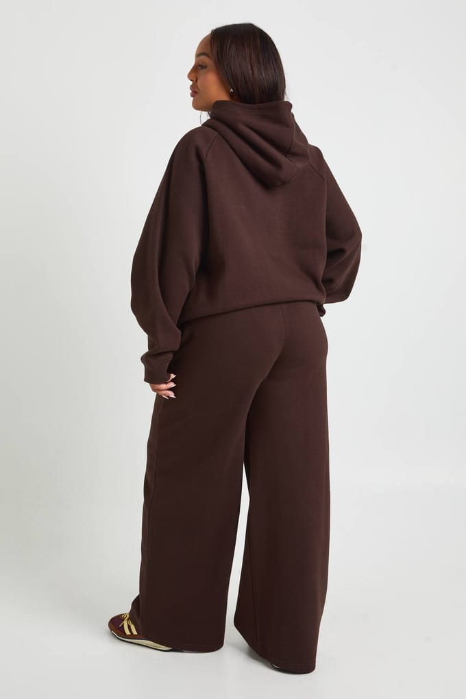 boohoo Dames Plus Core Basis Pintuck-detail Rechtpijpige Jogger | Chocoladebruin | Maat: 44