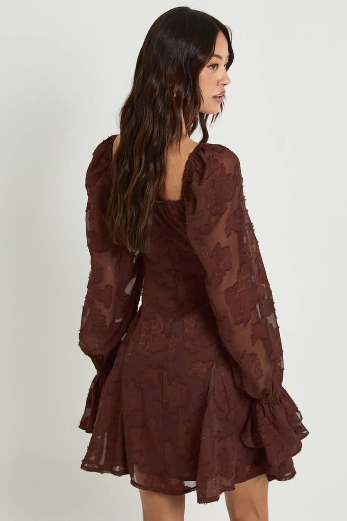 boohoo Dames Tall Burnout Bloemen Godet Zoom Mini Jurk | Chocoladebruin | Maat: 38