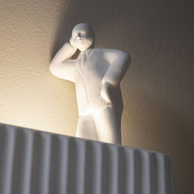 Karman Umarell deco-figuur, 15 cm doordacht