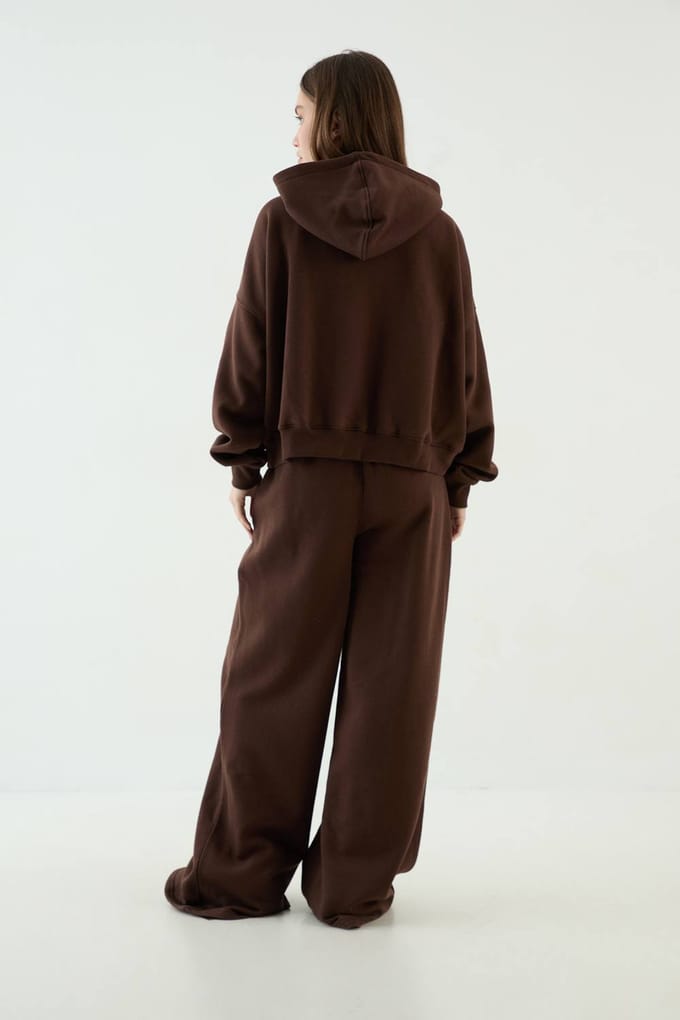 Dames Dsgn Studio Collegiate Bedrukte Rechte Pijp Joggingbroek | Dark Chocolate | Maat: Medium