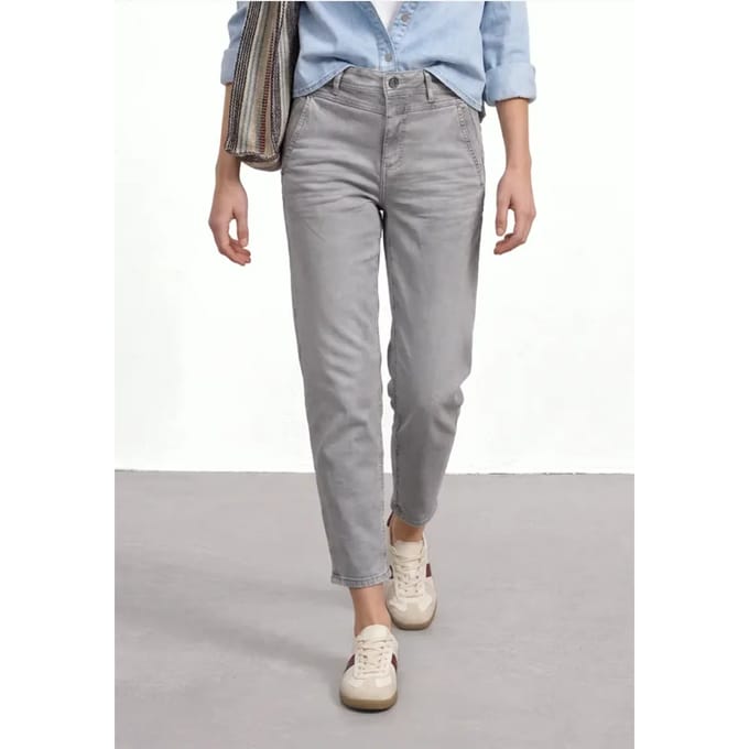 High Waist Barrel Leg Jeans in Loose Fit