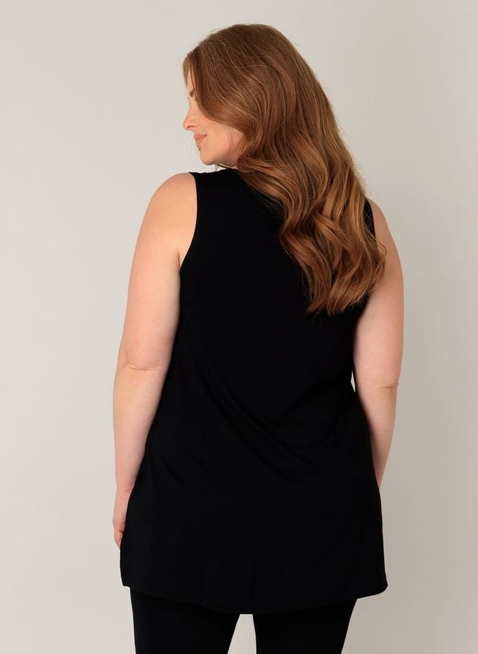 BASE LEVEL CURVY Abbigail Top - Black - maat X-0(44)
