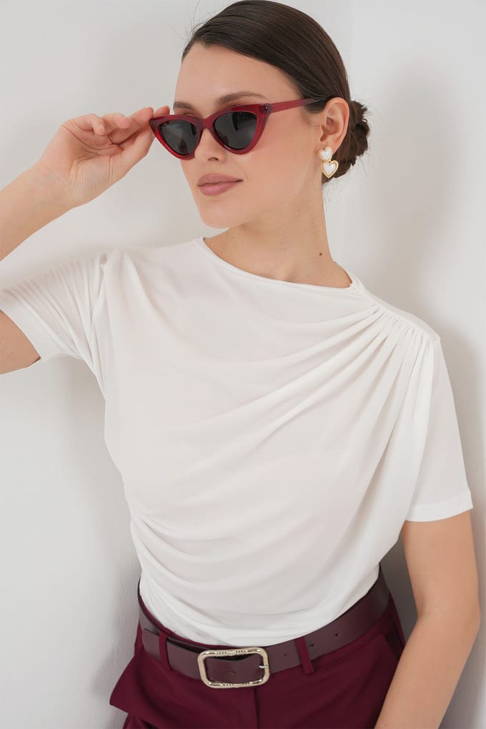 Aansluitende Blouse met Rimpeldetails en Ronde Hals