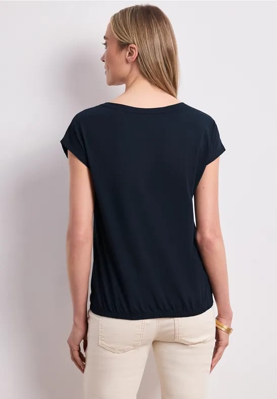 Shirt met V-hals en gehaakte details