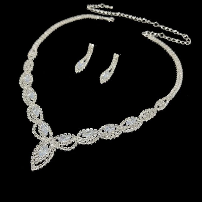 Ensemble de boucles d'oreilles et collier pour robe de mariée, accessoires de dîner élégants en œil de cheval argenté