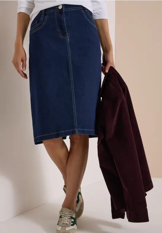 Kniehoge denimrok met zakken