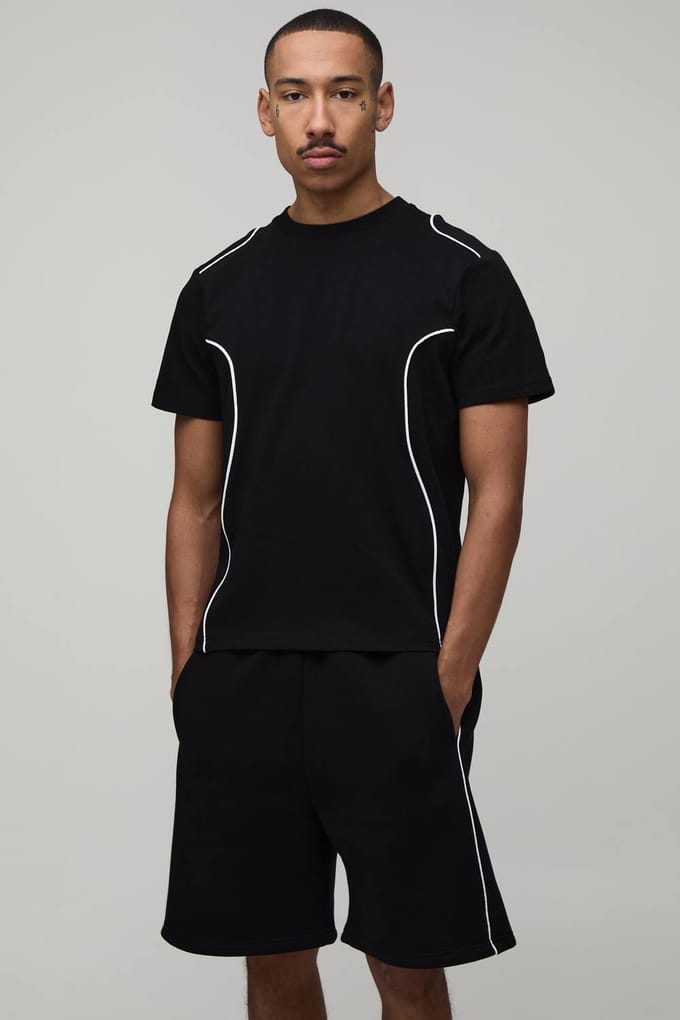 T-shirt En Baggy Short Set Met Contrasterende Biesjes En Panelen In Regular Fit | Black | Size Medium