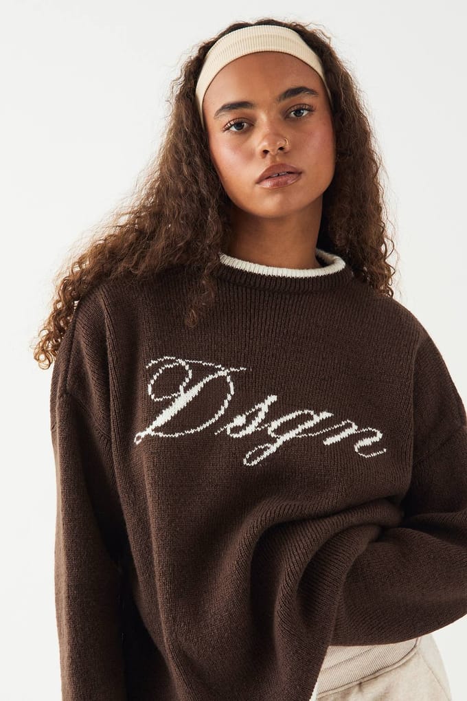 Dames DSGN Studio Script Contrast Oversized Gebreide Trui | Espresso | Maat: Medium