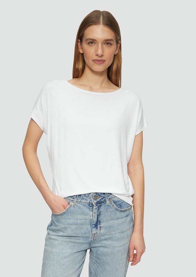 T-shirt met overgesneden schouder