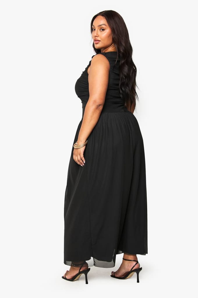 boohoo Dames Plus Mesh Geruched Drop Hem Maxijurk | Zwart | Maat: 46