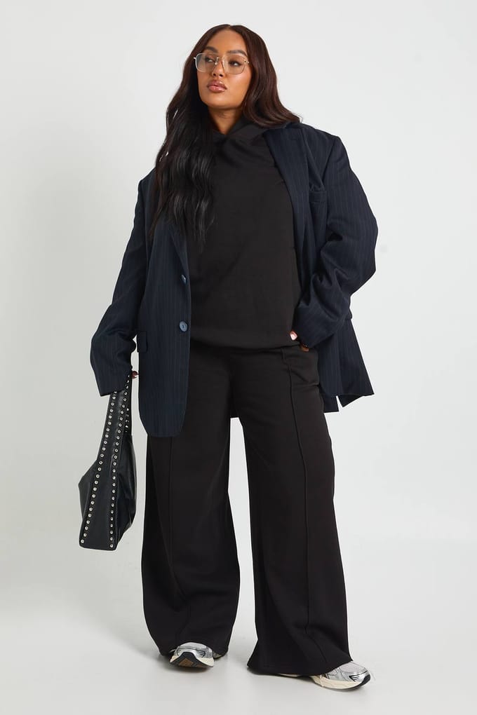 boohoo Dames Plus Core Basic Pintuck-detail jogger met rechte pijpen | Zwart | Maat: 44