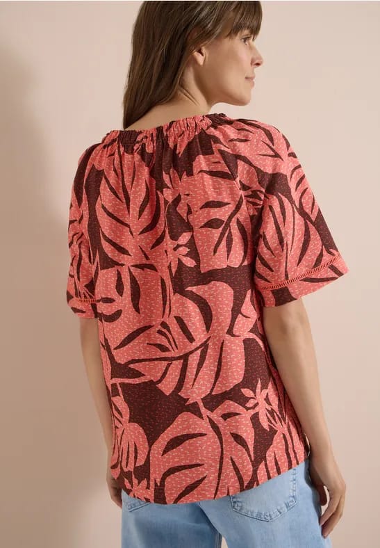 Carmen blouse met korte mouwen en bladprint