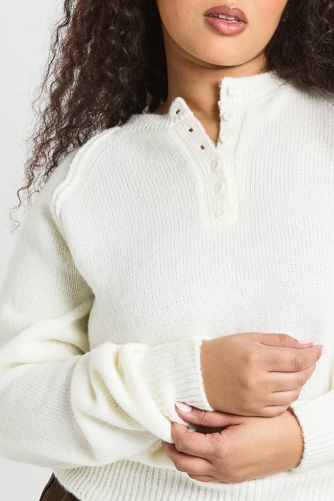 boohoo Dames Plus Zichtbare Naad Henley Gebreide Trui | Ecru | Maat: 28