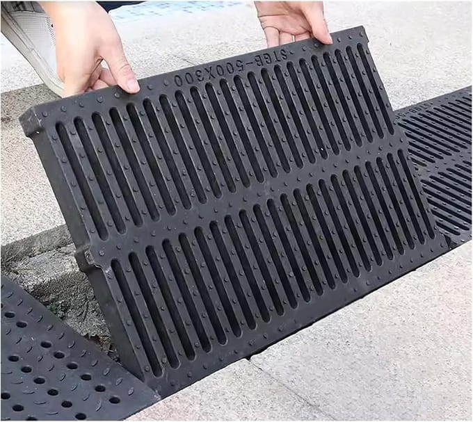 Vloergoot Afvoerdeksel - Rooster Riool - Efficiënte Drainage - Antislip Hars - 50x30x2.5CM - Zwart