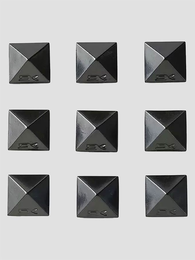 Dakine Pyramid Studs Stomp Pad zwart