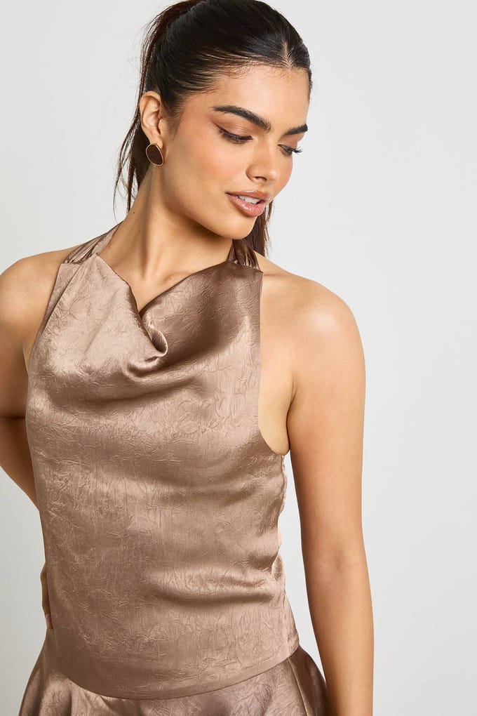 boohoo Dames Gestructureerde Satijnen Cowl Hals Mini Jurk | Mocha | Maat: 8