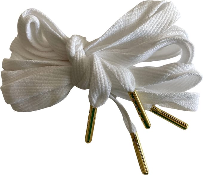 Schoenveter Lacy -wit met gouden tip - 130cm lang x 10mm breed