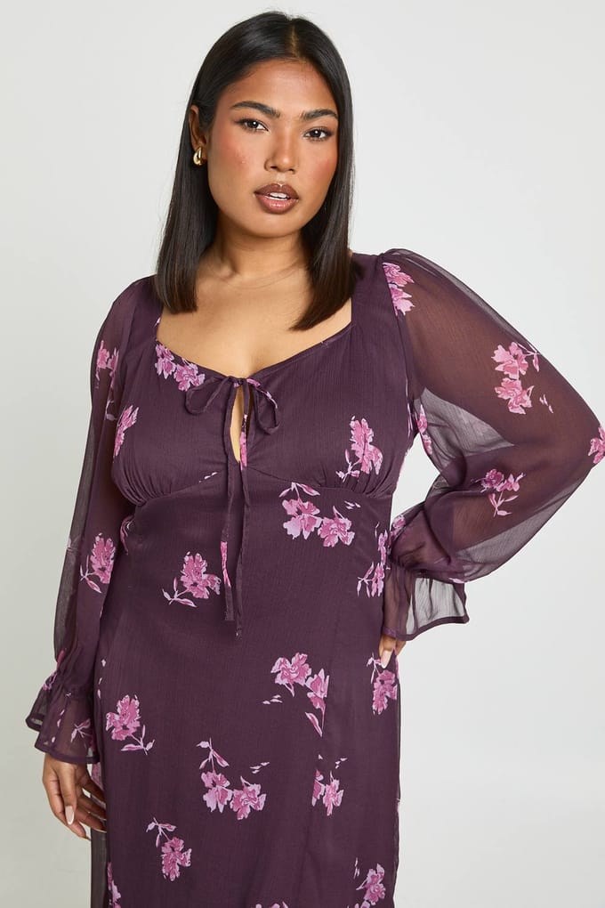 boohoo Dames Plus Bloemige Chiffon Melkmeisje Maxi Jurk | Plum | Maat: 18